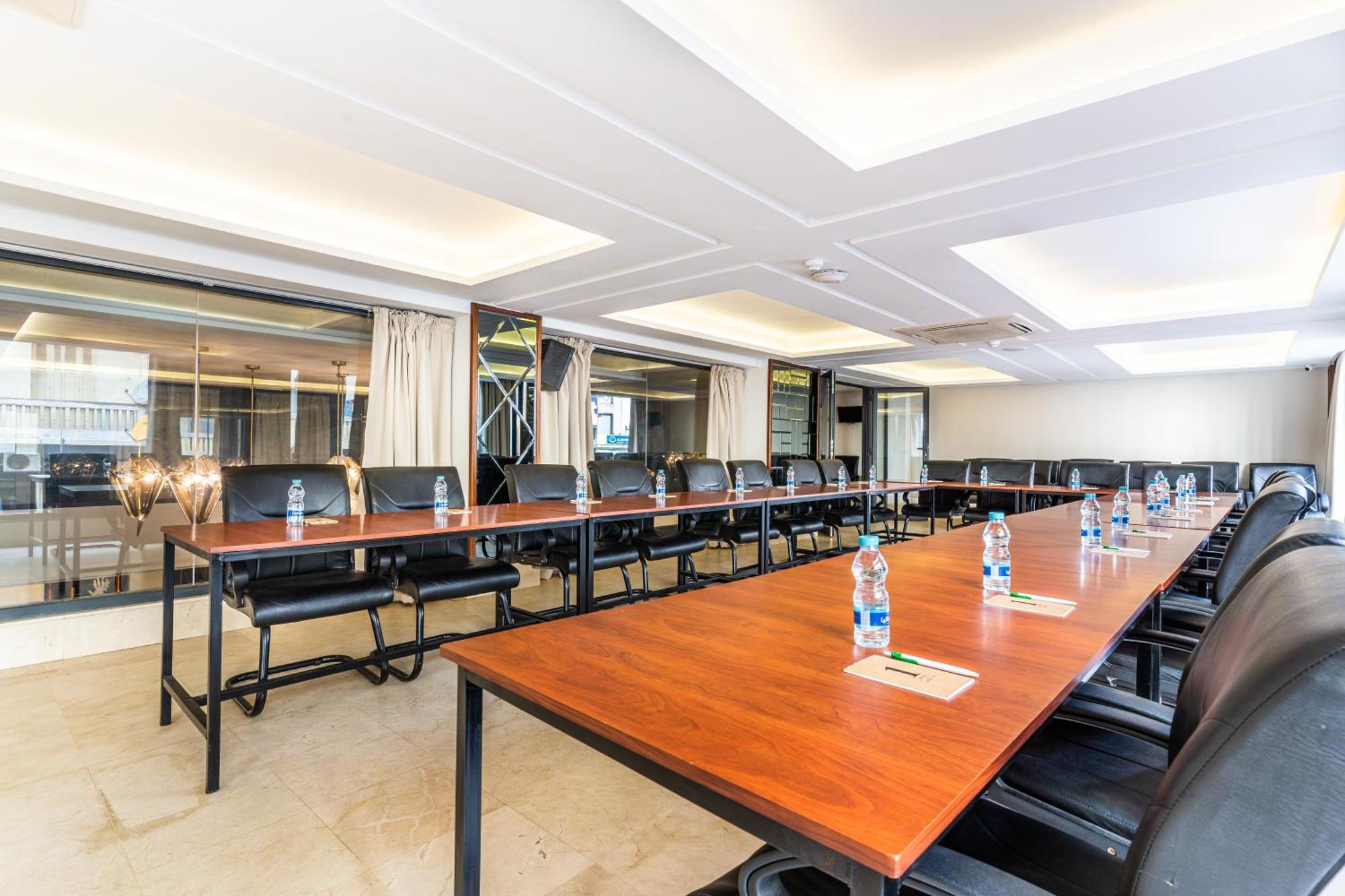 One Hotel Casablanca Kültér fotó Meeting room