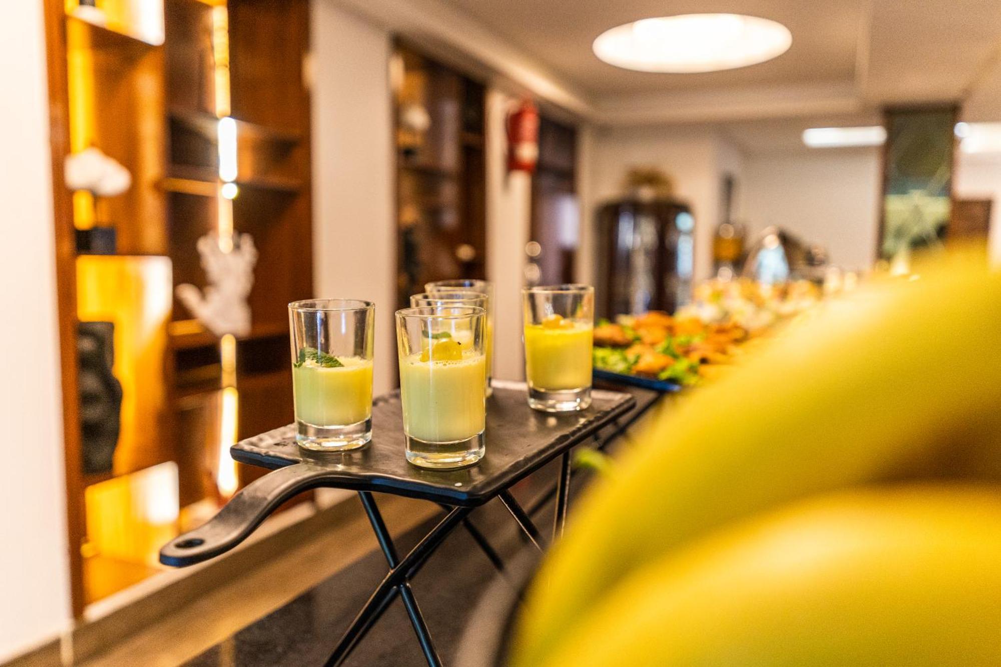 One Hotel Casablanca Kültér fotó A buffet at a hotel